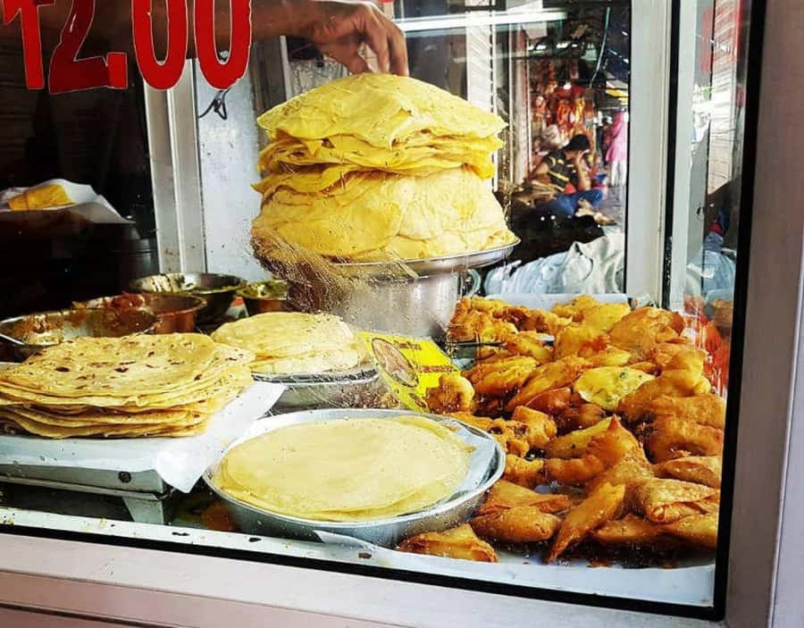 Mauritius: Port Louis Street Food Walking Tour - Port Louis market: the best place to read the city