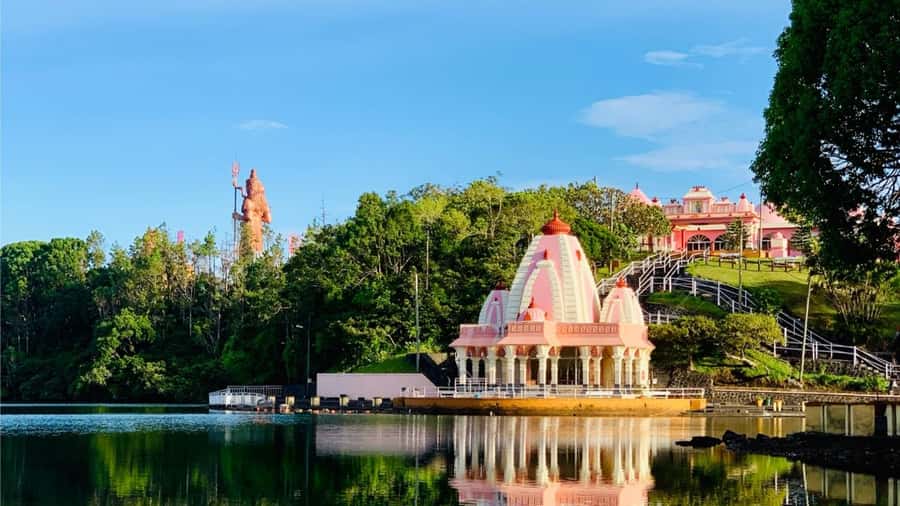 Mauritius: Private Full-Day South Mauritius Tour - Seven Colored Earth: the tour’s most unusual sight