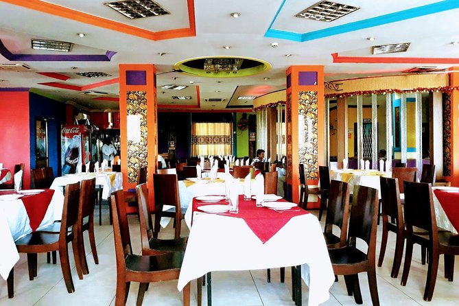 Mauritius Private Night Tour: Romantic dinner, Entertainments & Night lounge - Dinner first, with Mauritian flavors on the plate