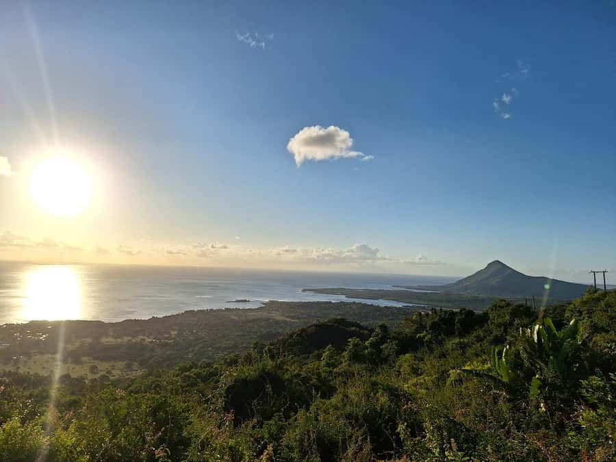 Mauritius: Private South Day Tour with Hotel Transfer - Grand Bassin and the meaning of Ganga Talao