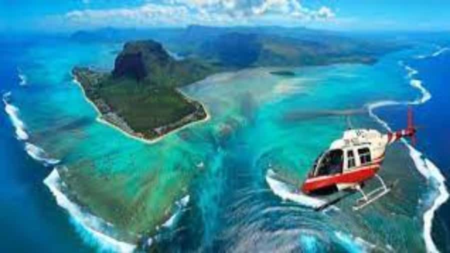 Mauritius: Scenic Helicopter Flight with Hotel Transfers - Why a helicopter gives Mauritius a different face