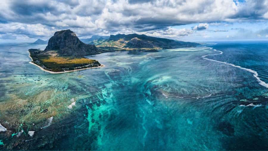 Mauritius: Scenic Helicopter Flight with Hotel Transfers - Hotel pickup sets the tone