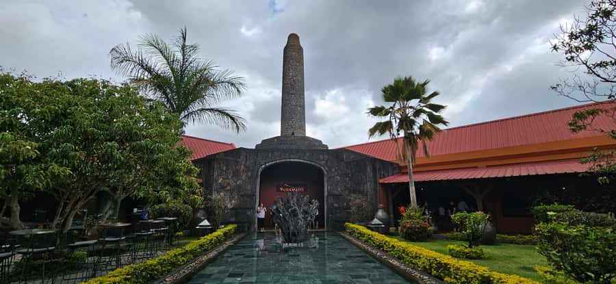 Mauritius: Sights of the South Private Tour with Rum Tasting - Floreal craft shops: useful stop or lost time?