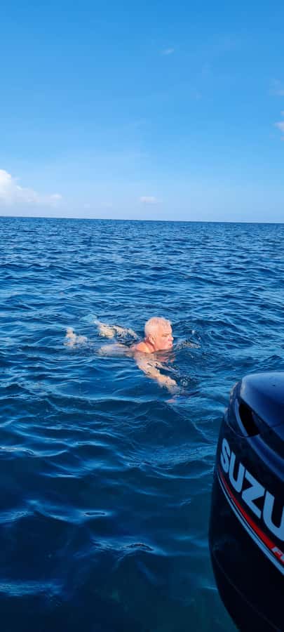 Mauritius: Snorkel and Swim with Dolphins on Speedboat Tour - Meeting at Tamarin Beach and getting ready