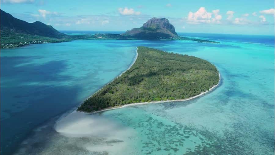 Mauritius: Swim with Dolphins Full-Day with Lunch/Drinks - The speedboat ride along Mauritius’ west coast