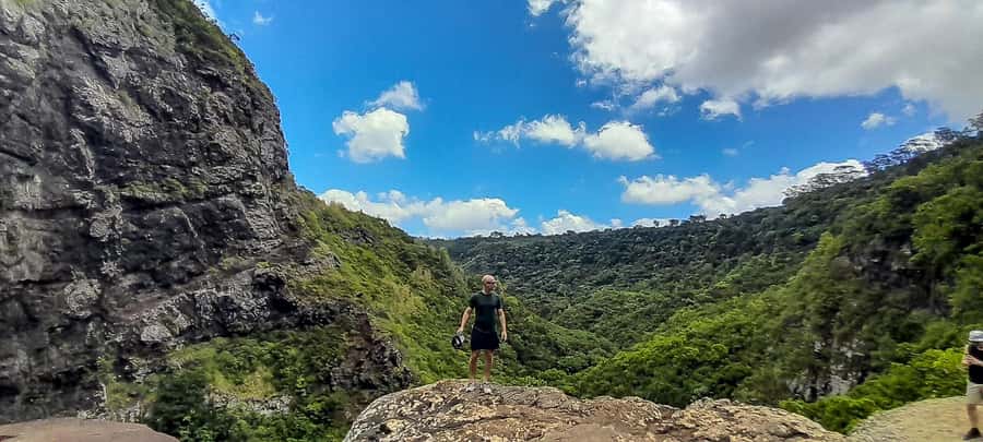 Mauritius: The Iconic Waterfalls hike + Mauritian picnic - What to bring for a better morning