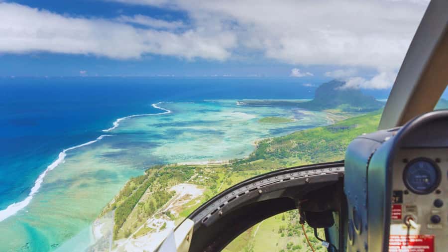 Mauritius: Underwater waterfall by Helicopter tour - Why the Underwater Waterfall needs an aerial view