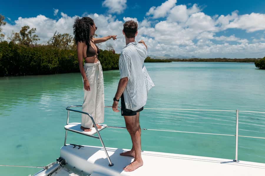 North: Cruise to the flat island & Gabriel island.bbq lunch - Sailing Close to Coin de Mire