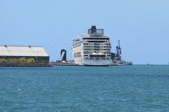 PORT, AIRPORT & HOTEL transfer in mauritius. - Meeting your driver at the port or airport