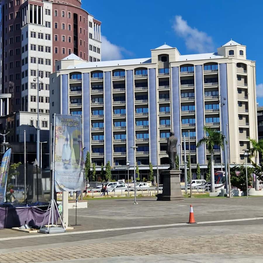 Port Louis: City Tour with Street Food Tasting - Key points at a glance