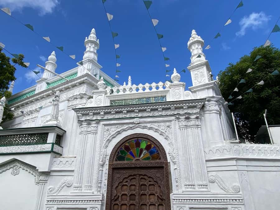 Port Louis: Private Guided Tour and Street Food Tasting - Aapravasi Ghat and the story of immigration