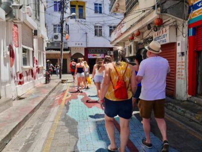 Street Eats and City Highlights Walking Tour