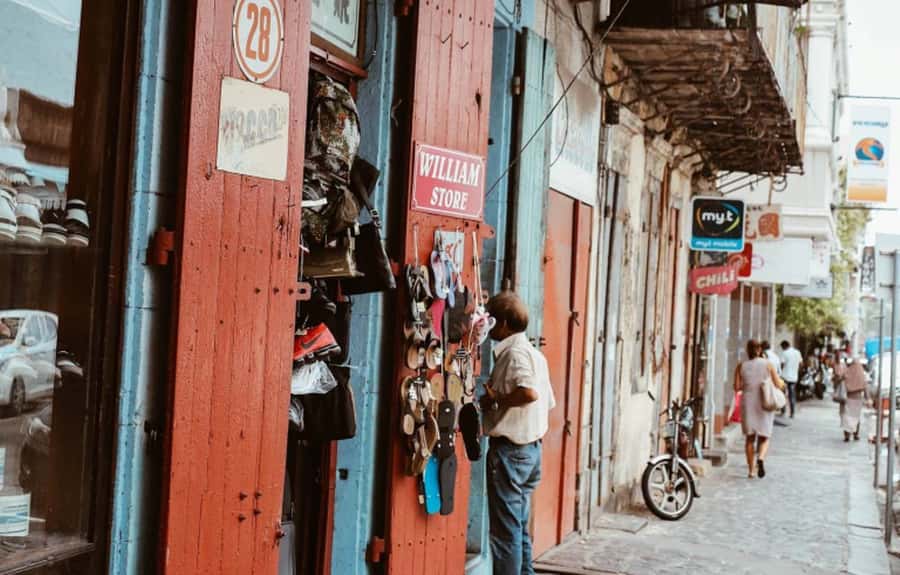 Port Louis: Street Food & City Tour - The Central Market in 25 colorful minutes