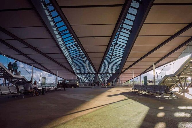 Private Airport/hotel Transfers - The practical limits of the experience
