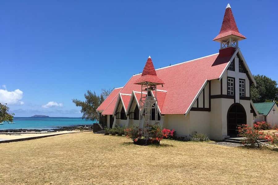 Private All Inclusive North Tour with Lunch & Entrance Fees - Notre Dame Auxiliatrice and the Red Church