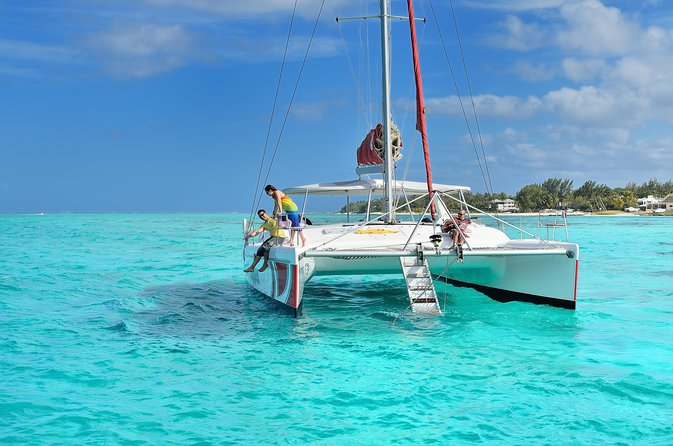 Private Charter Full Day Cruise: Île aux Cerfs - The GRSE Waterfall and River Wildlife