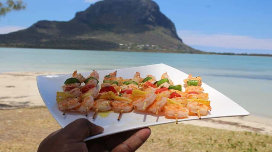 Private Île aux Bénitiers Boat: Dolphin Snorkeling & Lobster - An Open Bar That Runs Through the Ride