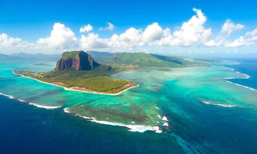 PRIVATE LeMorne Mountain Picturesque Hike-UNESCO Recognised - Starting at the northwest base