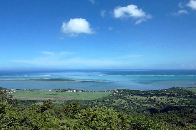 Private Mauritius South Day Tour - Chamarel’s seven bands of volcanic color