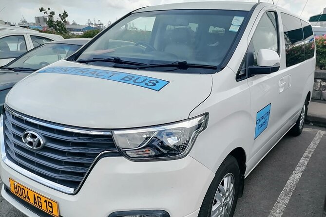 Private Transfer from Airport to Hotel in Mauritius - Finding your driver after arrival