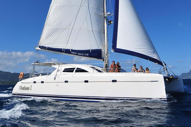 Sailing Catamaran Cruises - Sailing past Tamarin Bay and La Preneuse