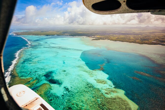Seaplane Tours over the turquoise lagoon of the East of Mauritius - Why a seaplane is a smart way to see Mauritius’ east coast