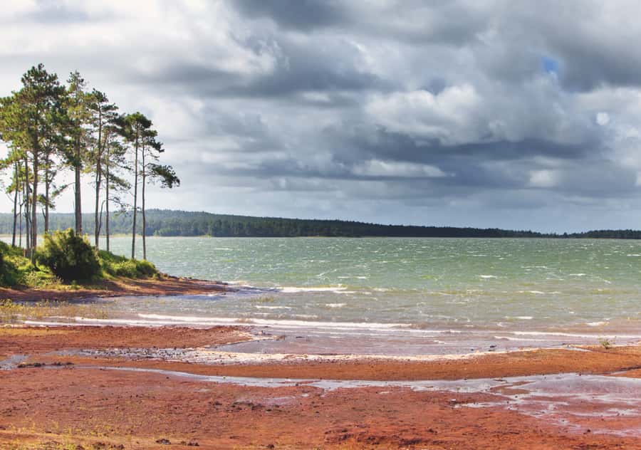 South: Gorges, Waterfalls, Lakes, Trails, 23 Coloured Earth - Why this private southern route works well