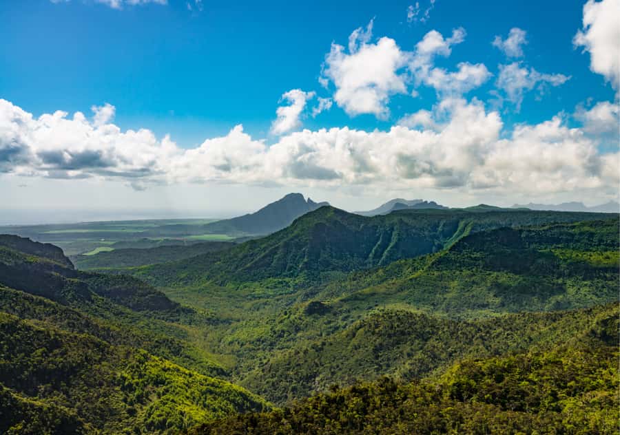South: Gorges, Waterfalls, Lakes, Trails, 23 Coloured Earth - Mare aux Vacoas Lake and the value of a quiet stop
