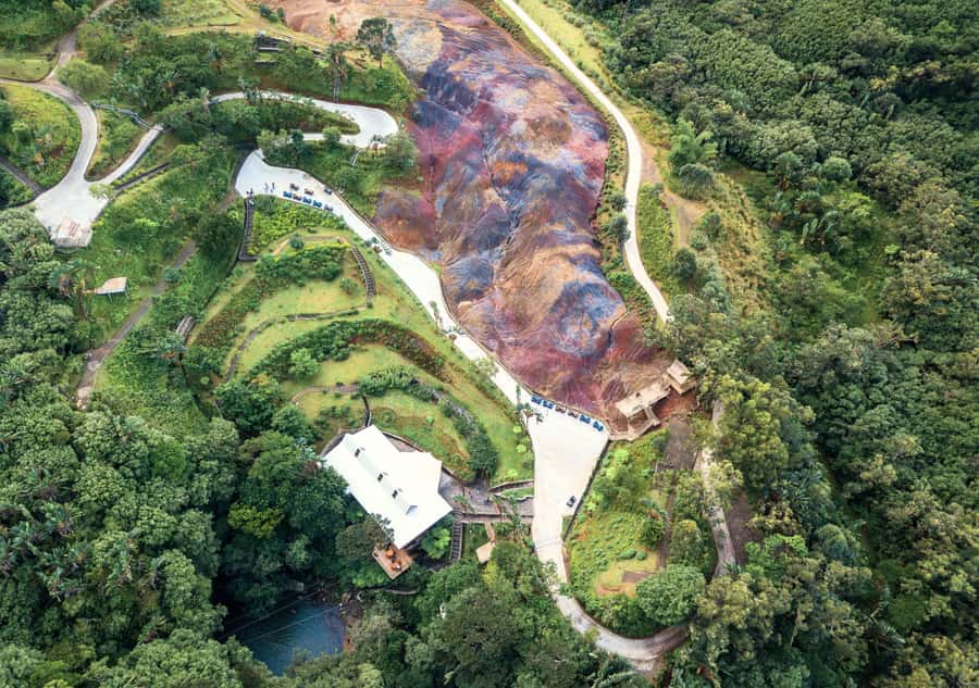 South: Gorges, Waterfalls, Lakes, Trails, 23 Coloured Earth - Sophie Nature Walk gives the day a gentler start
