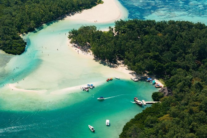 >TAXI ONLY< to DOLPHIN OR ILE AUX CERFS PARADISE ISLAND MAURITIUS - What this Ile aux Cerfs service really includes