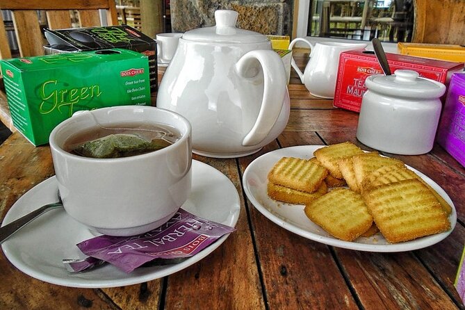 The Gorgeous East: Bois Cheri Tea factory, Rhumerie St-Aubin, Mahebourg & Lunch - Pointe Canon and the southeast view