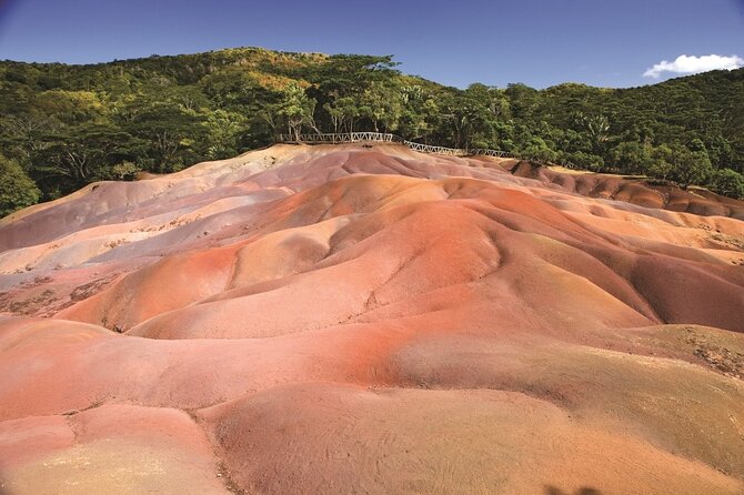 Trou-aux-Cerfs - Grand Bassin - 7 Coloured Earth - Wild South Guided Tour - La Rhumerie de Chamarel and the rum tasting
