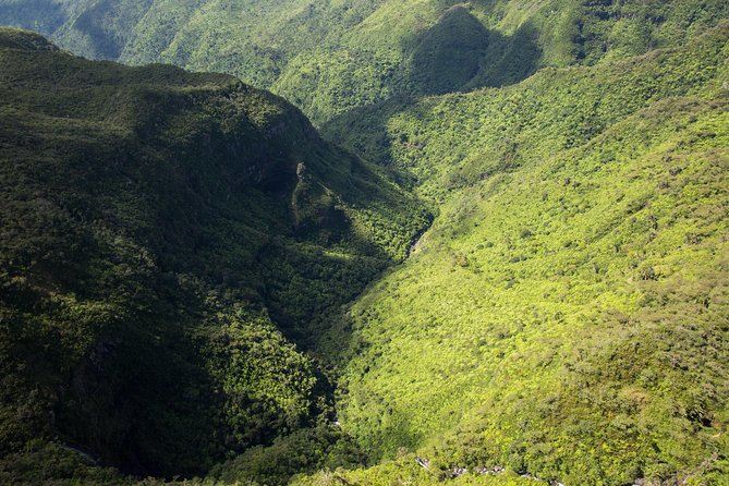 Trou-aux-Cerfs - Grand Bassin - 7 Coloured Earth - Wild South Guided Tour - Black River Gorges and the search for wildlife