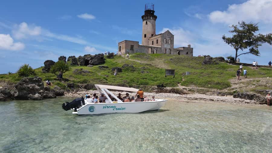 Trou d'Eau Douce: 5 Islands Tour with Snorkeling and BBQ - Île aux Aigrettes brings the best water time