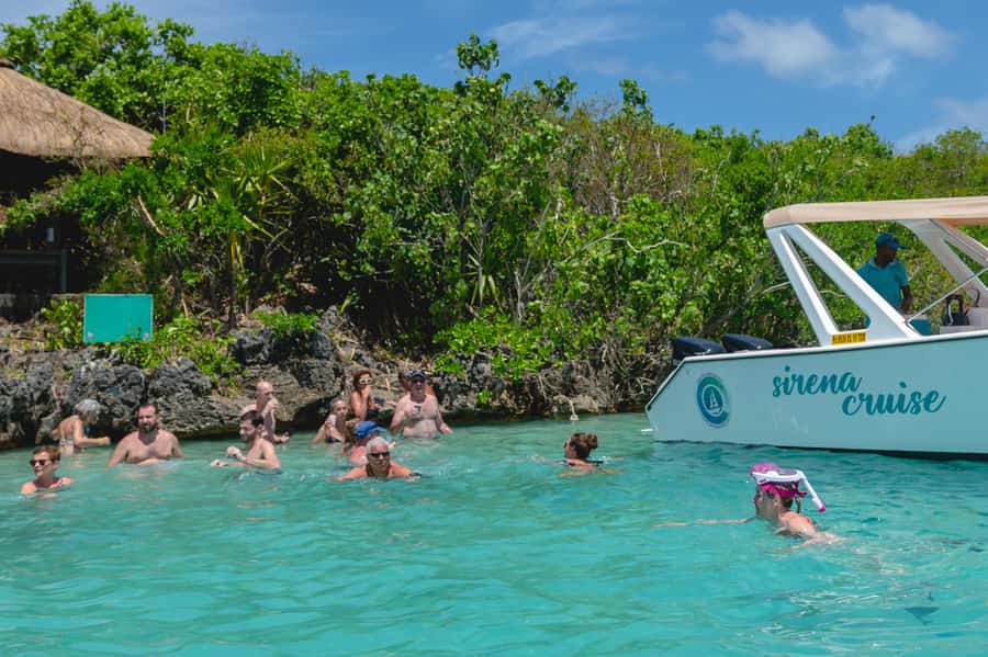Trou d'Eau Douce: 5 Islands Tour with Snorkeling and BBQ - Île aux Cerfs, your first proper island stop