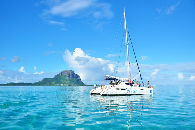 WEST : OCÉANE Private full day cruise to Ile aux Benitiers - Starting at L’Estuaire at 9:00 am