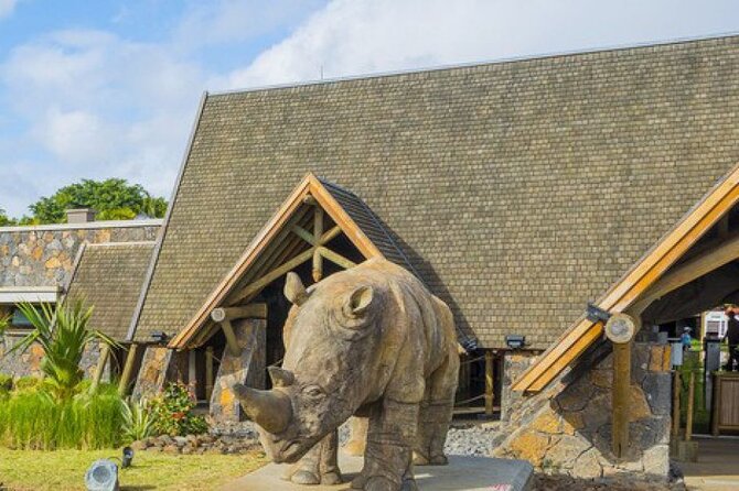 Wild South West Tour : SAFARI & TULAWAKA CASELA PARK & LE MORNE - Flic en Flac for the final photographs