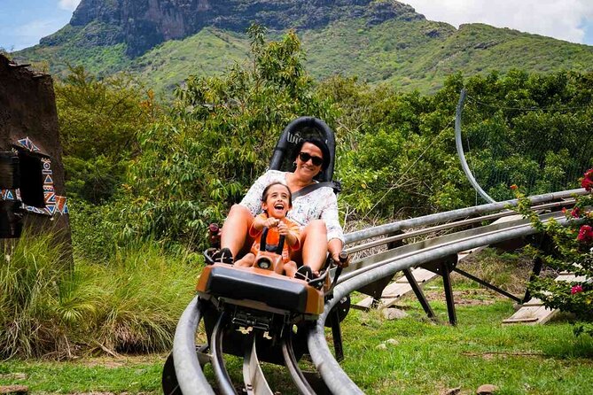 Wild South West Tour : SAFARI & TULAWAKA CASELA PARK & LE MORNE - La Prairie and Le Morne in 15 minutes